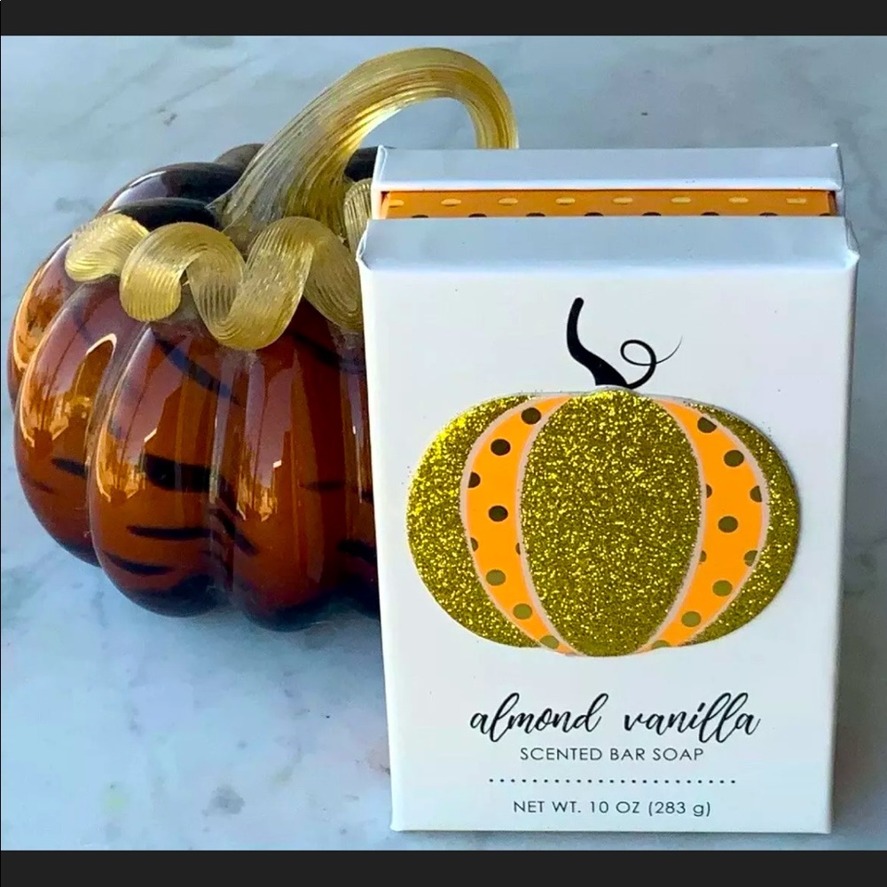 CST COMMONWEALTH SOAPS & TOILETRIES ALMOND VANILLA
